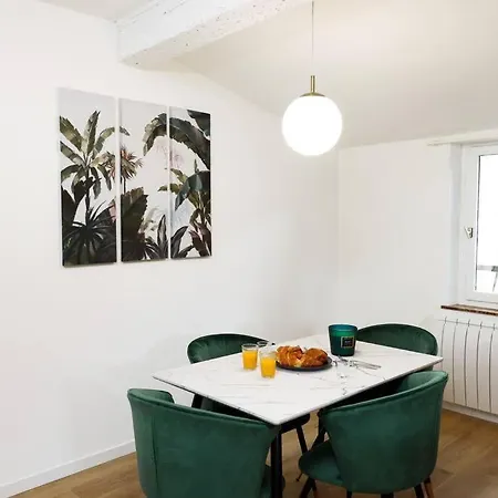 Apartment In' : 1 A 4 Personnes *